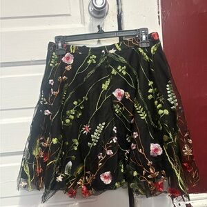 Embroidered flowery skirt